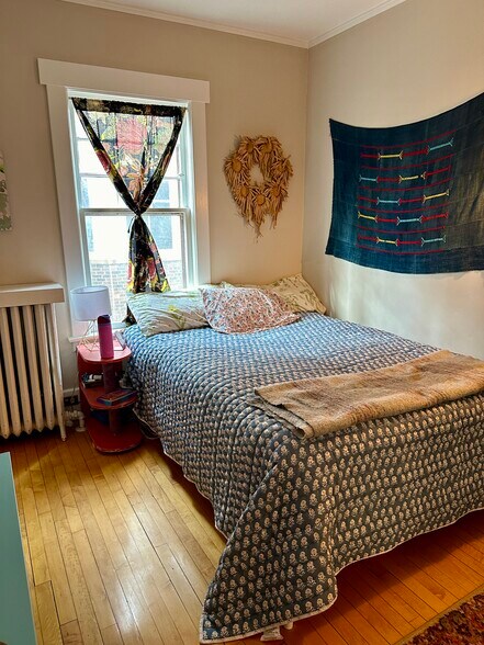 Bedroom 1 - 928 Franklin Ter