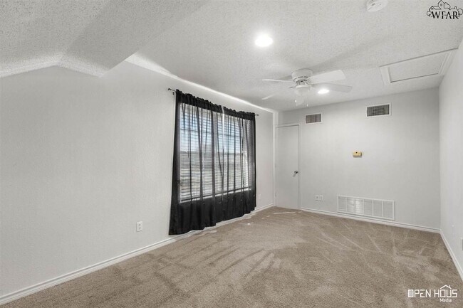 Building Photo - 5510 Long Leaf Dr