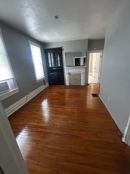 Building Photo - 106 Lynnwood Ave