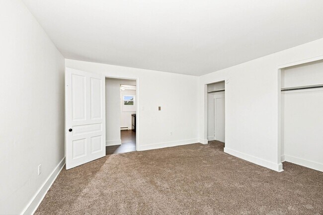 Building Photo - 38-42-42 E Xenia Ave