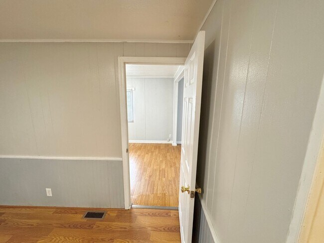 Building Photo - Statesville - HWY 90 - 3 Bedroom/ 1.5 Bath