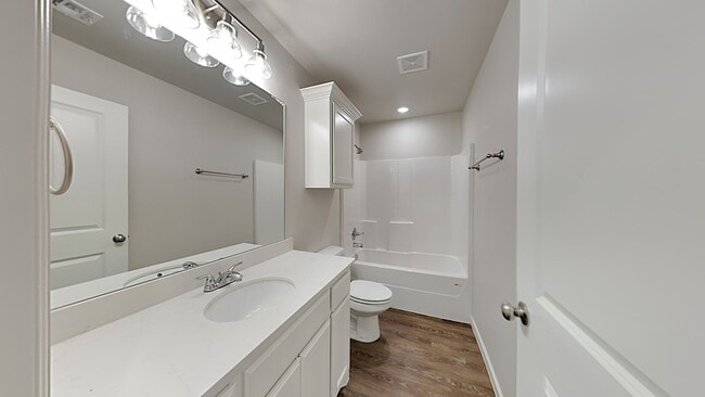 Building Photo - 2 Bedroom 2 Bathroom 1 Car Garage Close to Broadway Extension, a short distance from Edmond and e...