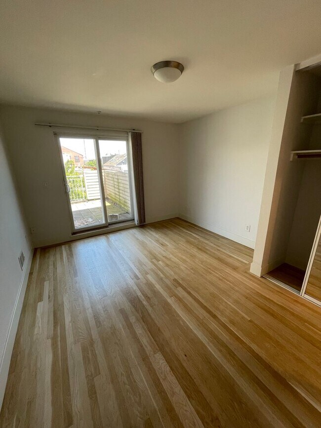 Building Photo - 1670 Kirkwood Ave