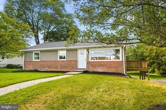 Building Photo - 8643 Ridge Rd