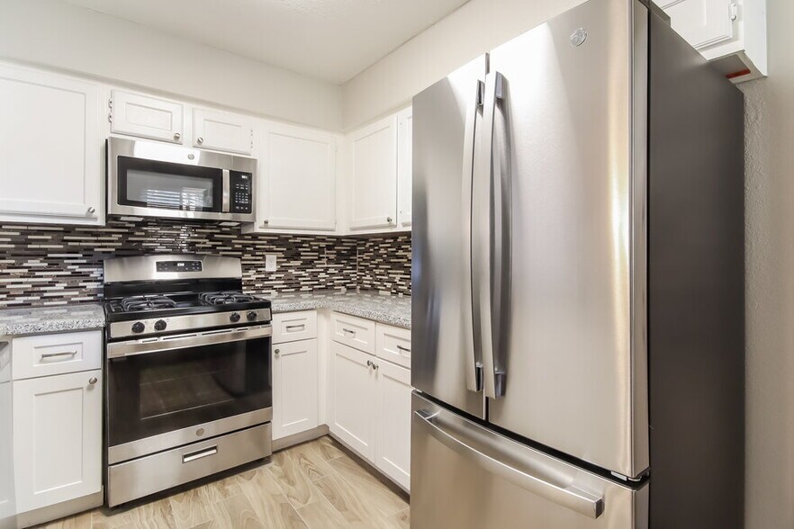 Building Photo - 4167 Amir St