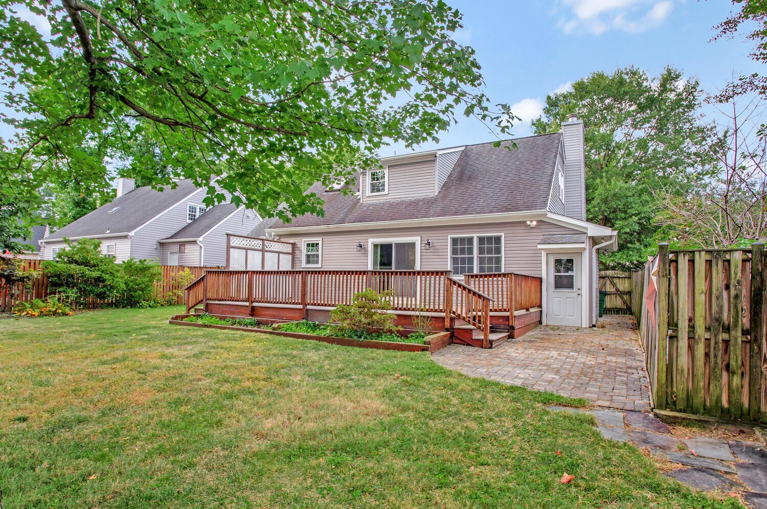 Building Photo - 1408 Damsel Ln