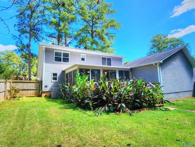 Building Photo - 1815 Shellbrook Dr NW