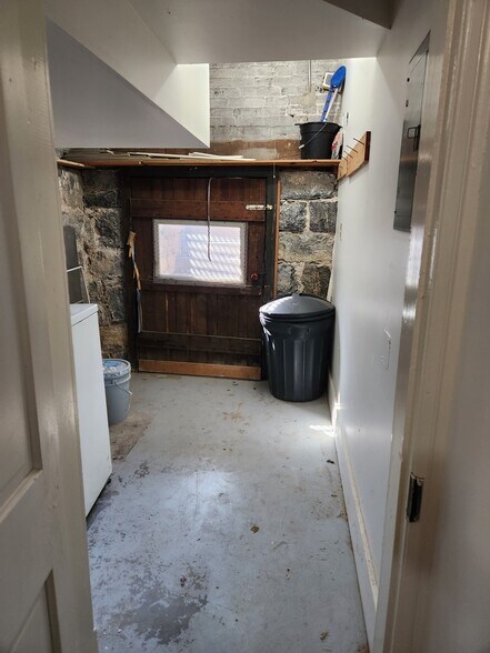 Building Photo - 125 Peyton St