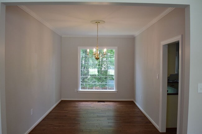 Building Photo - Great house in Top school district Innsbro...