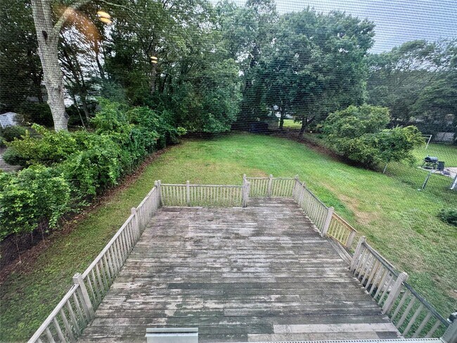 Building Photo - 10 Claremont Dr