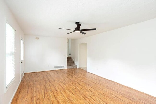 Building Photo - 1093 Caprice Dr