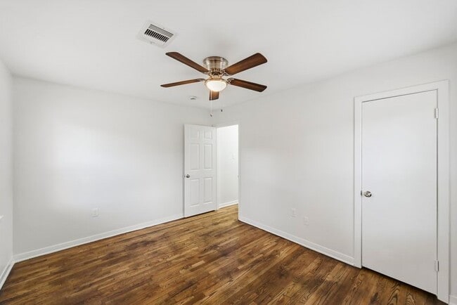 Building Photo - 2409 Estate Dr