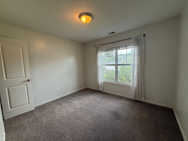 Building Photo - Absolutely Adorable!