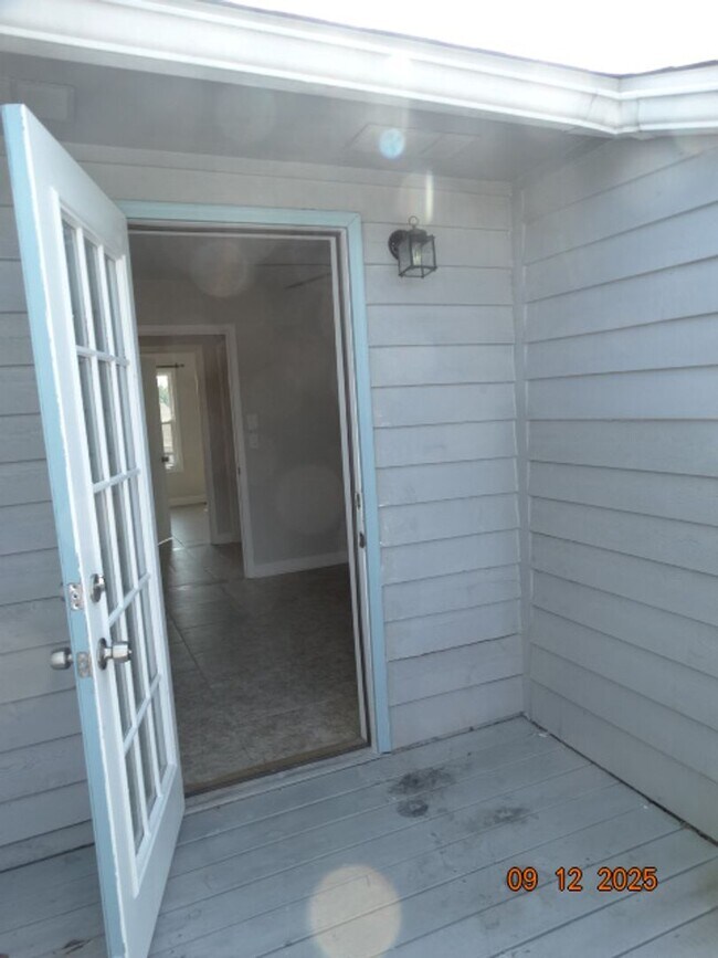 Building Photo - 1325 Greendale Ave