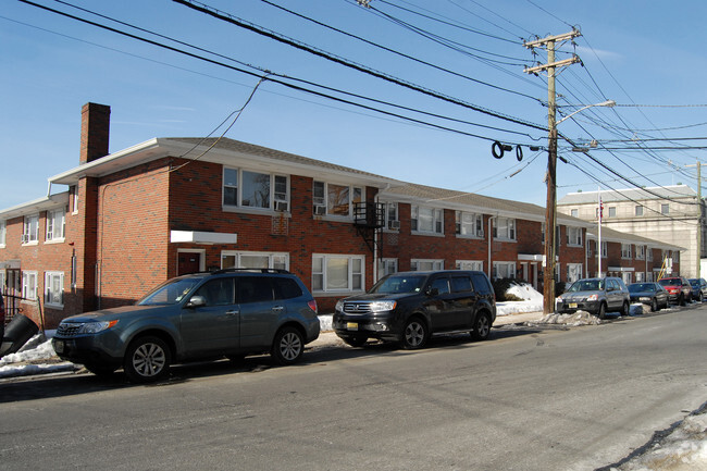 Building Photo - Bergenwood Apartments