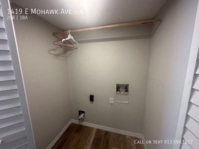 Building Photo - 1419 E Mohawk Ave