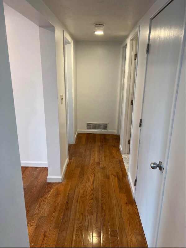 Building Photo - 4 Park Ave Pl