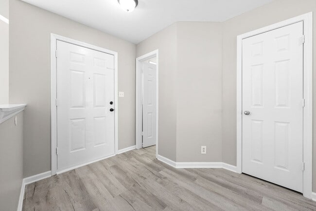 Building Photo - 3792 McAllister Dr