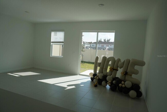 Building Photo - 2700 Skyline Lp