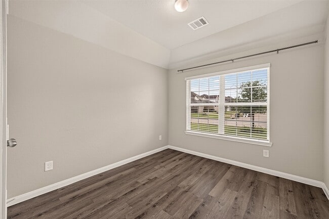 Building Photo - 3302 Alberelli Dr