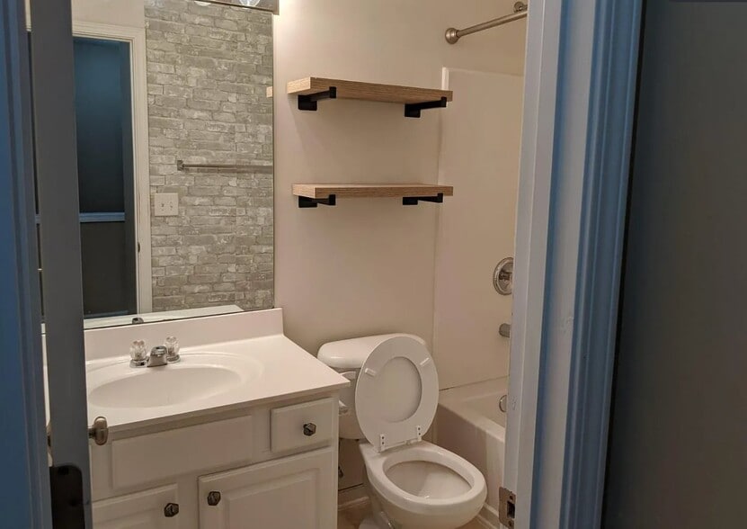 Building Photo - 955 Prestwyck Ct