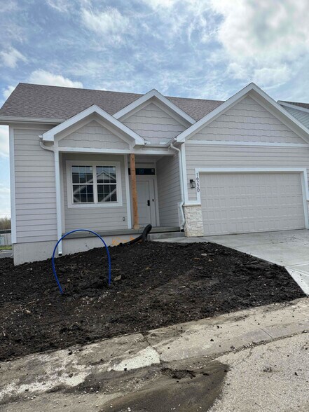 Building Photo - 16220 Fontana St