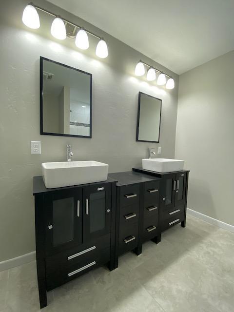 Building Photo - 2310 N Aspen Dr