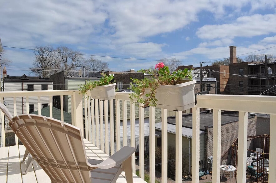 Building Photo - 2319 W School St