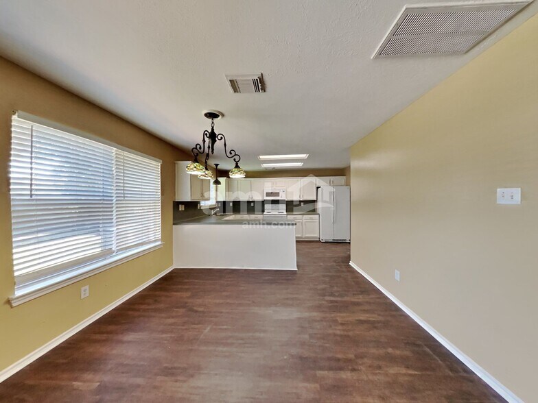 Building Photo - 149 Bristol Bend Ln