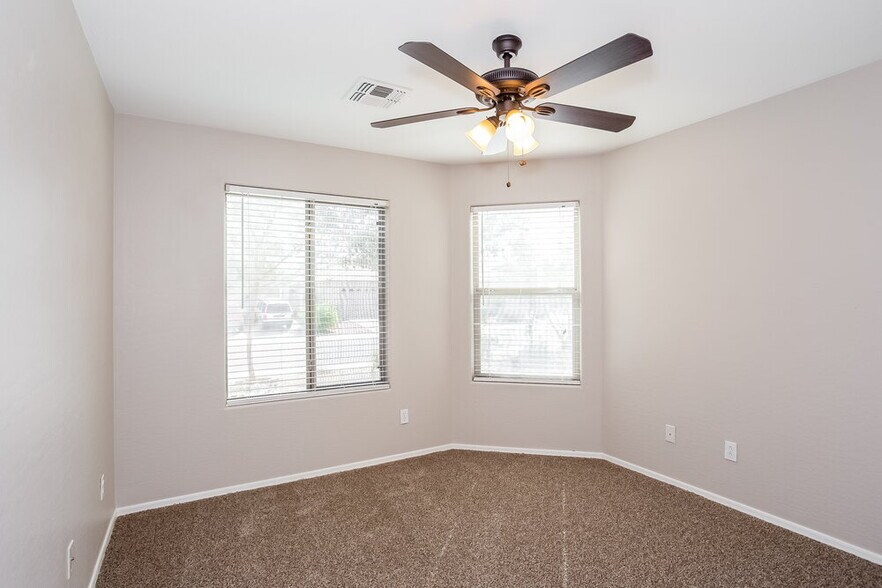 Building Photo - 3674 W Yellow Peak Dr