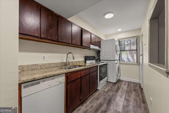 Building Photo - 210 Appleby Dr