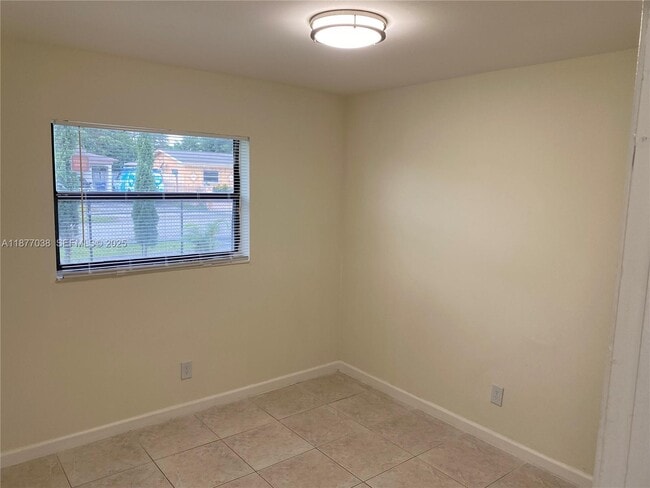 Building Photo - 1450 NW 31st Way