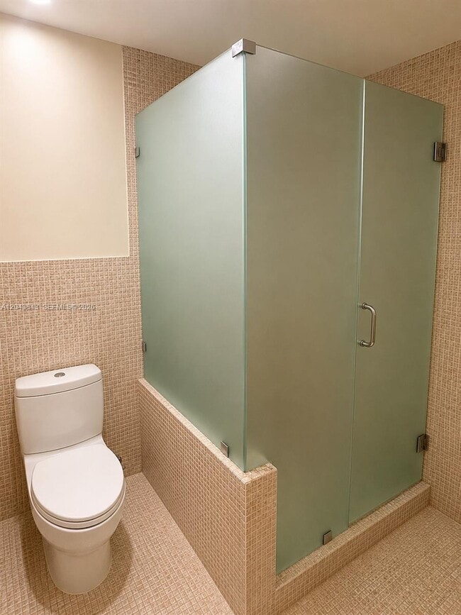 Building Photo - 5255 Collins Ave