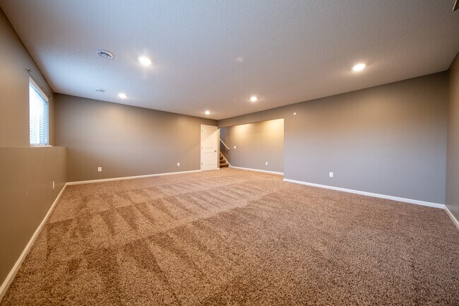 Building Photo - 15141 Emory Cir