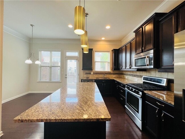Building Photo - 2647 Portbury Place Northeast