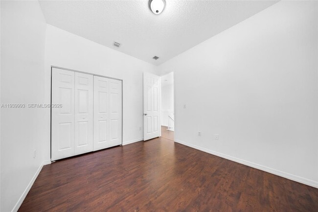 Building Photo - 951 NE 42nd Terrace