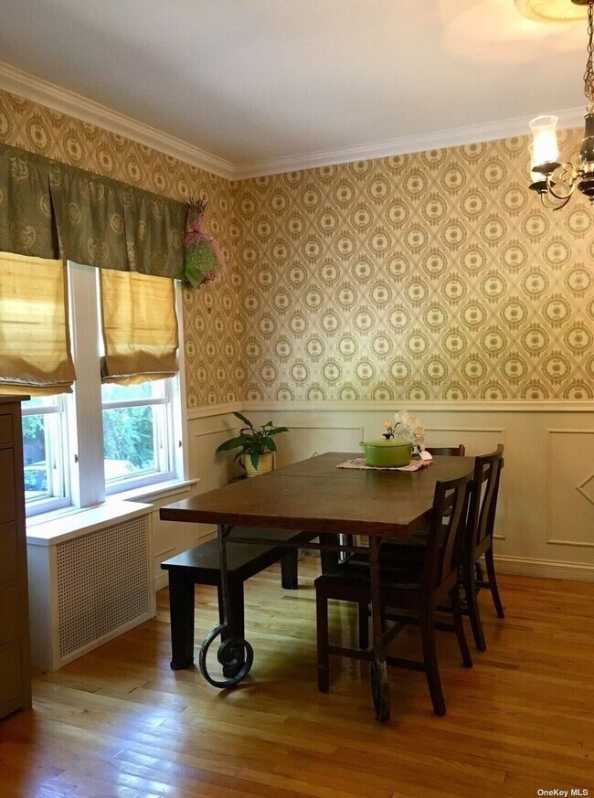 Building Photo - 68-41 Harrow St