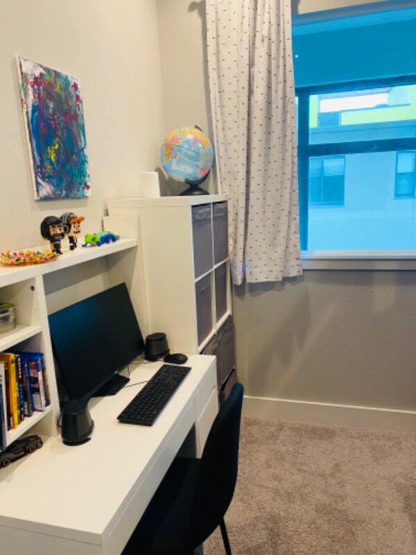 Building Photo - 947 Arlington Ave N