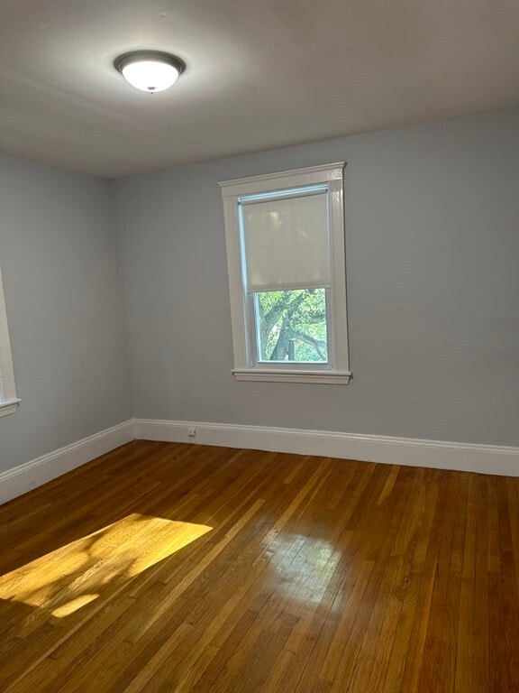 Building Photo - 18 Symmes St