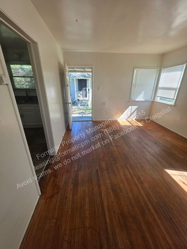 Building Photo - 113 N Park Ave