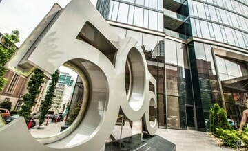 Building Photo - Highrise Condo in the Heart of Music City!