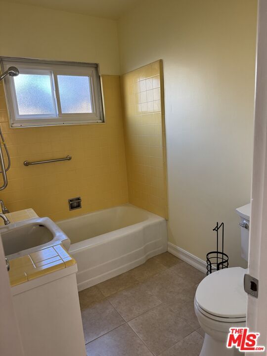 Building Photo - 1245 Chelsea Ave