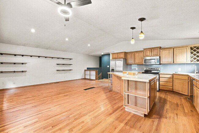Building Photo - $3,195.95 - 4 Bed, 3 Bath Home in Thornton with Sun Room, Finished Basement & Fenced Backyard