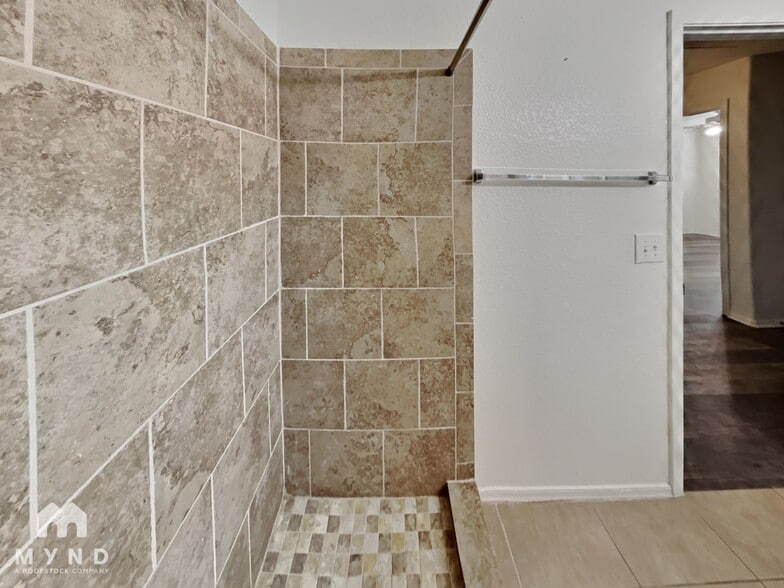 Building Photo - 4230 S Mayberry Pl