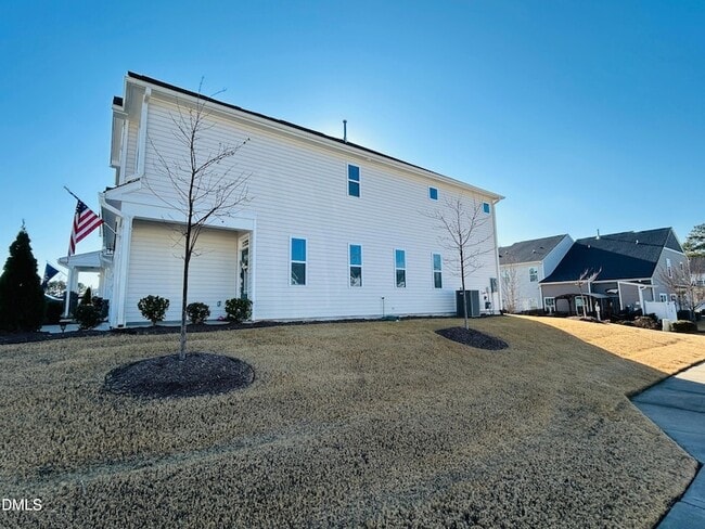 Building Photo - 779 Creekway Dr