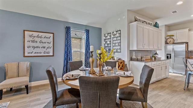 Building Photo - 2512 Goldfinch Dr