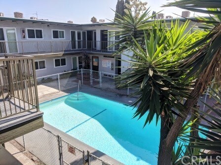 Building Photo - 10130 S Inglewood Ave