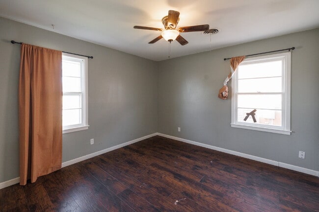 Building Photo - Short Term Lease