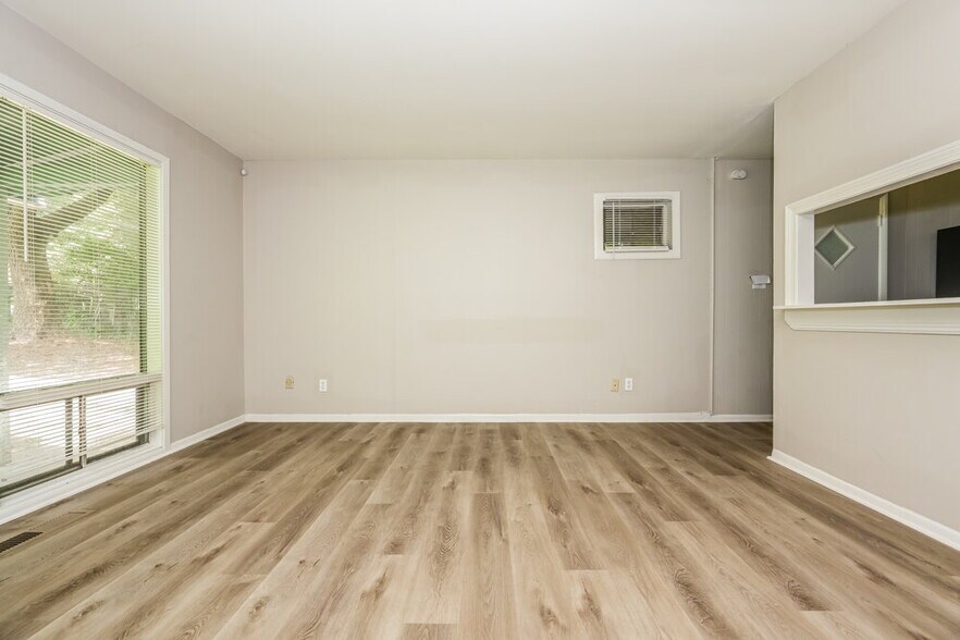 Building Photo - 729 Blueridge Dr