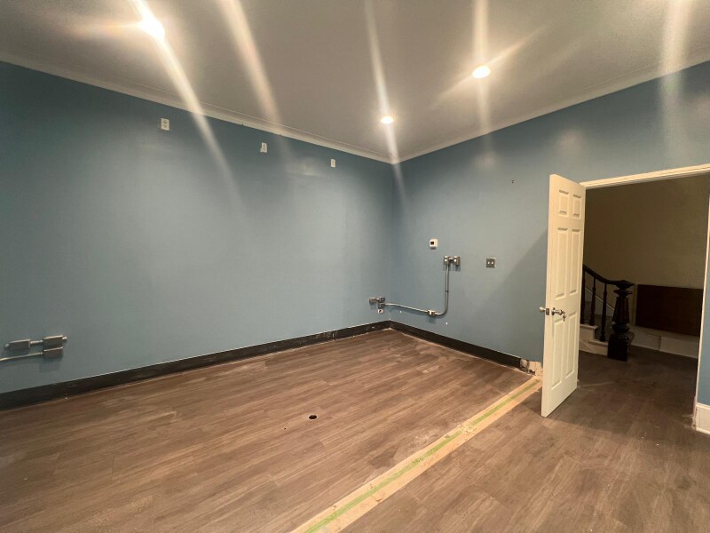 Building Photo - 212 East Ave